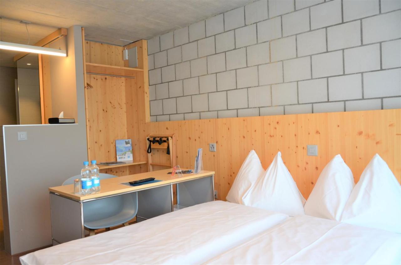 Hotel Seaside Spiez Esterno foto