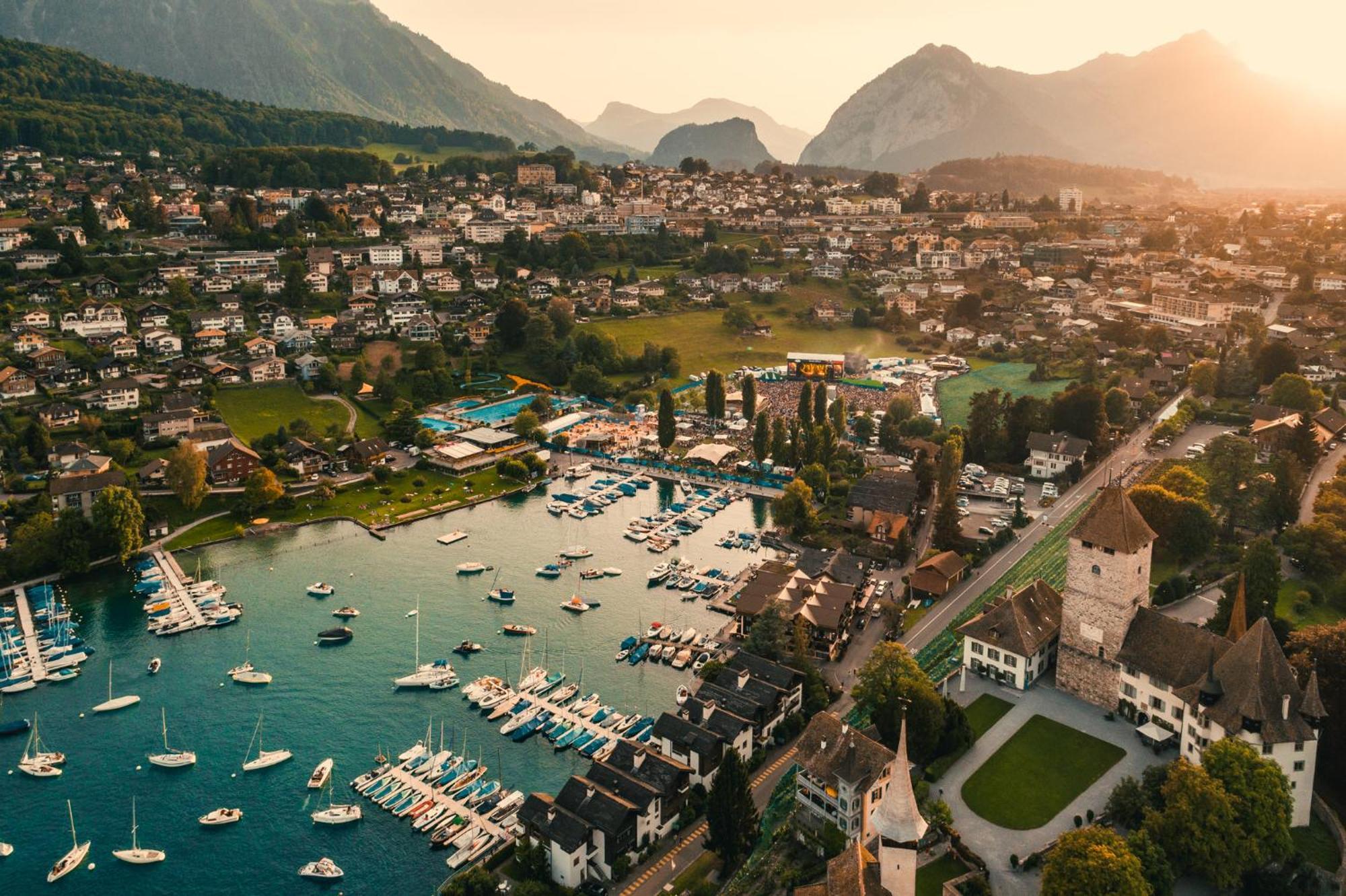 Hotel Seaside Spiez Esterno foto