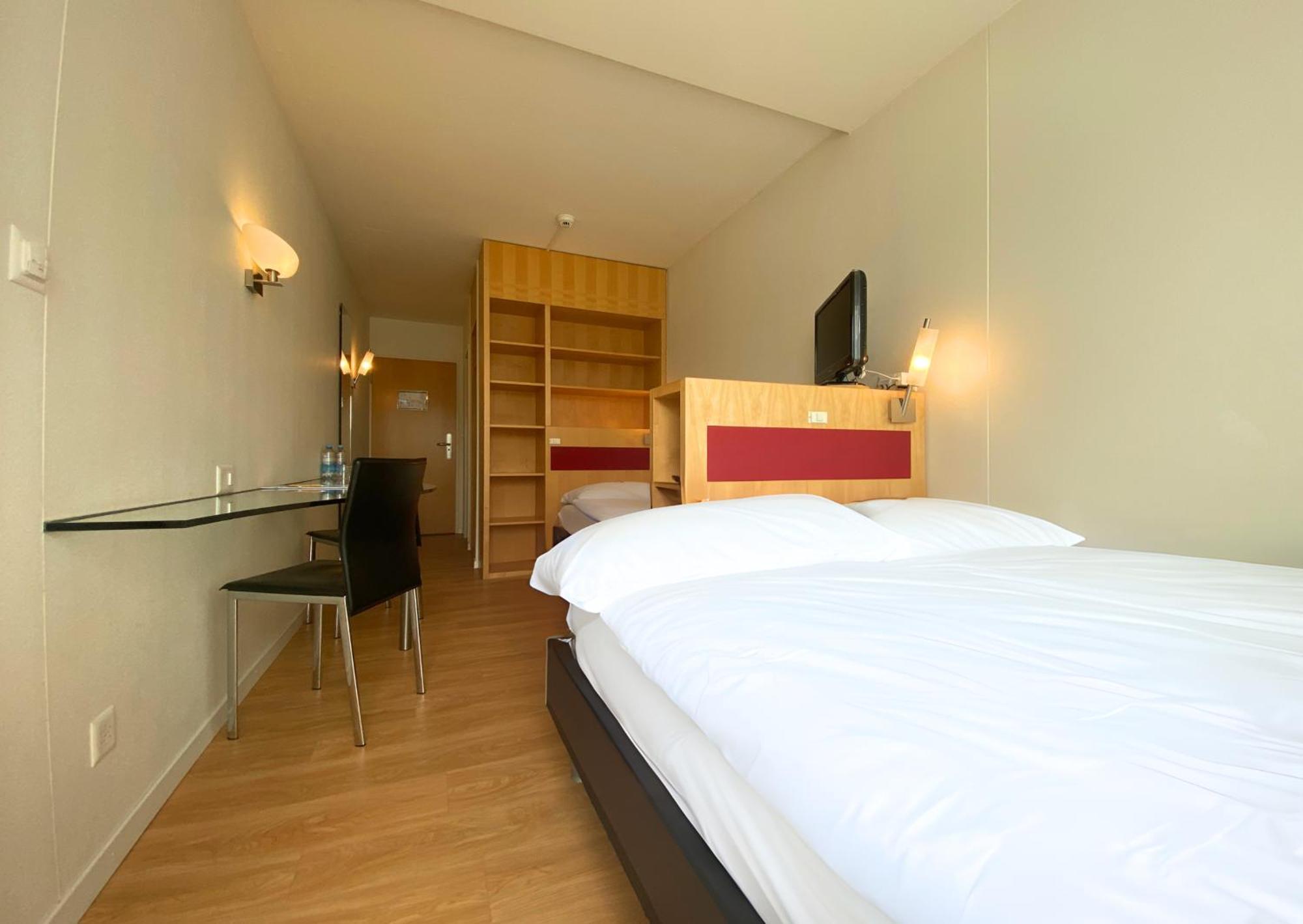 Hotel Seaside Spiez Esterno foto